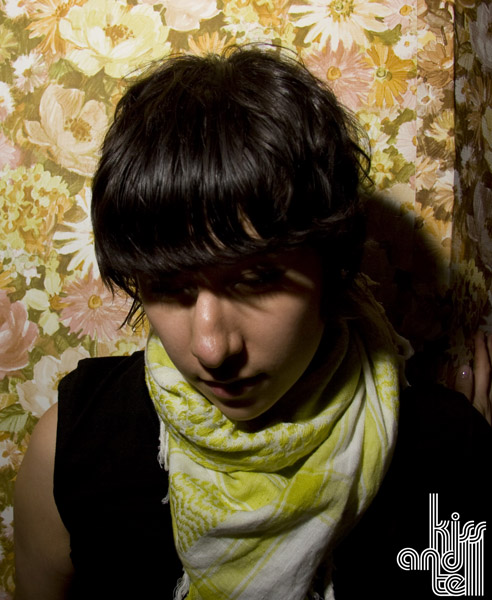 kiss0308-076
